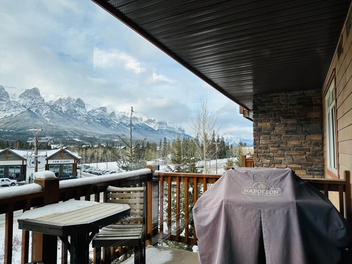 Апартаменты Canmore Mountain Retreat - Heated Pool & Hot-Tub Экстерьер фото